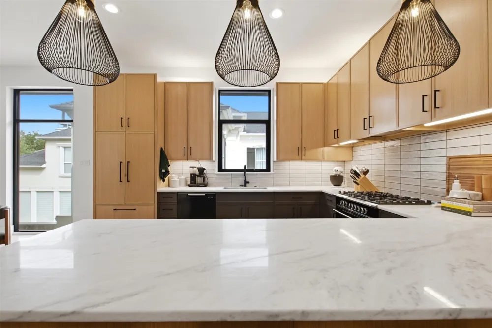 3541 Kalterra Dallas, TX 75219