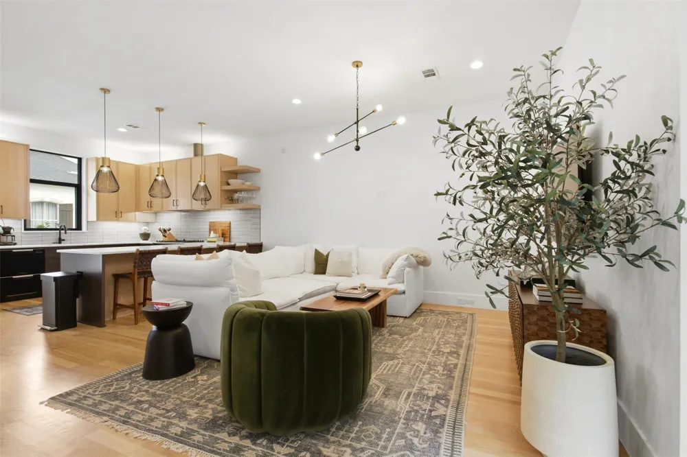 3541 Kalterra Dallas, TX 75219