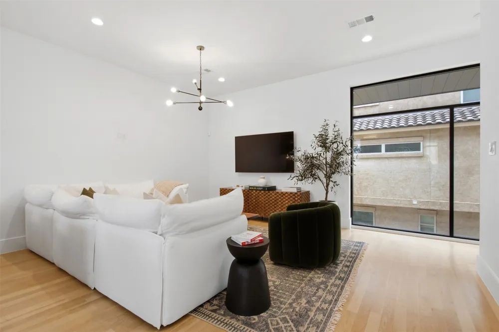 3541 Kalterra Dallas, TX 75219