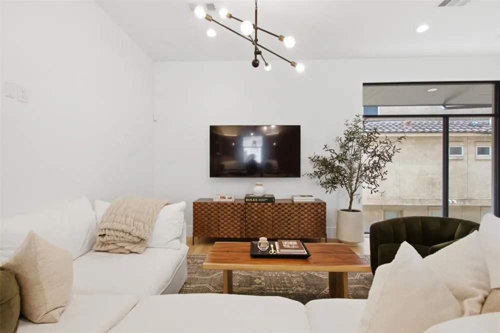 3541 Kalterra Dallas, TX 75219