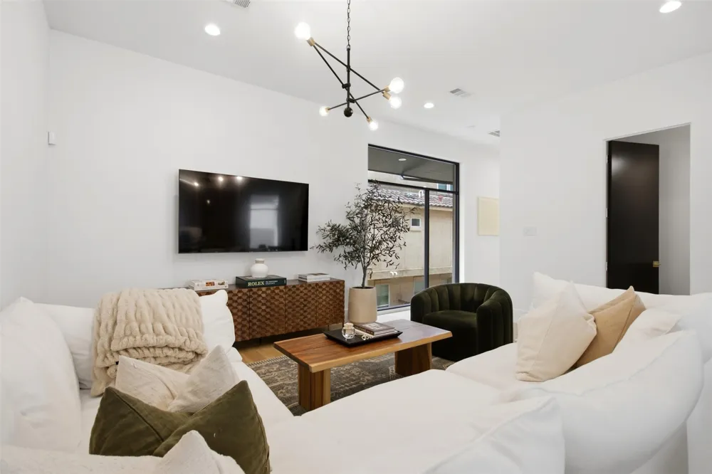 3541 Kalterra Dallas, TX 75219