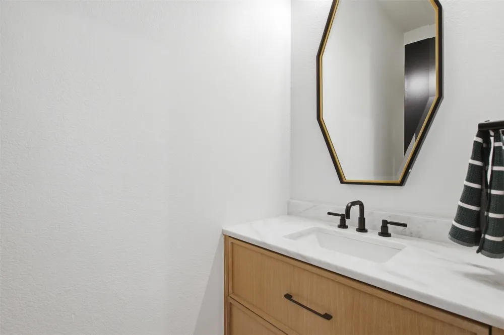 3541 Kalterra Dallas, TX 75219