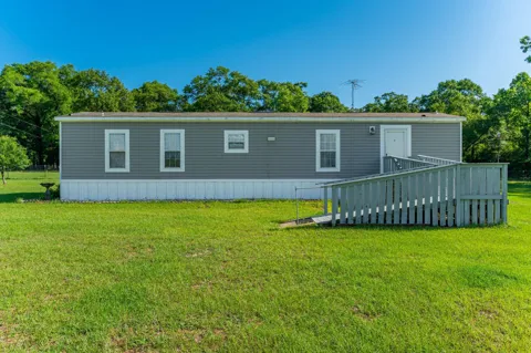 2295 BERMUDA LANE