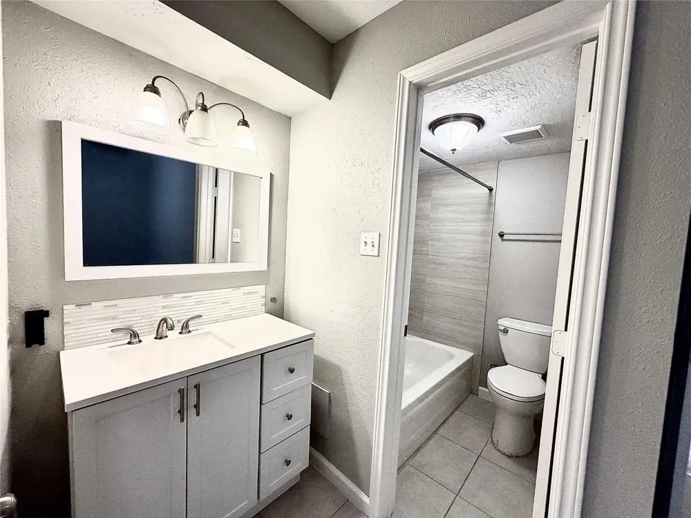 12235 W Village Drive #D Houston, TX 77039