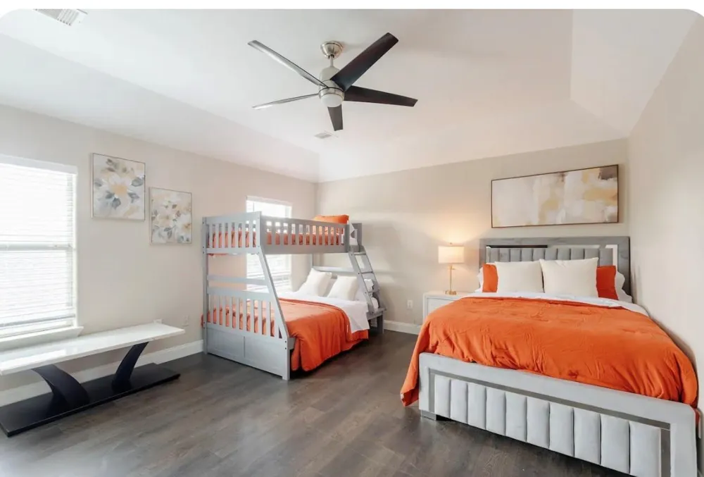 8034 Fountain Street Houston, TX 77051