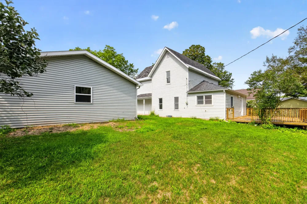209 Underwood Avenue Leroy, MI 49655