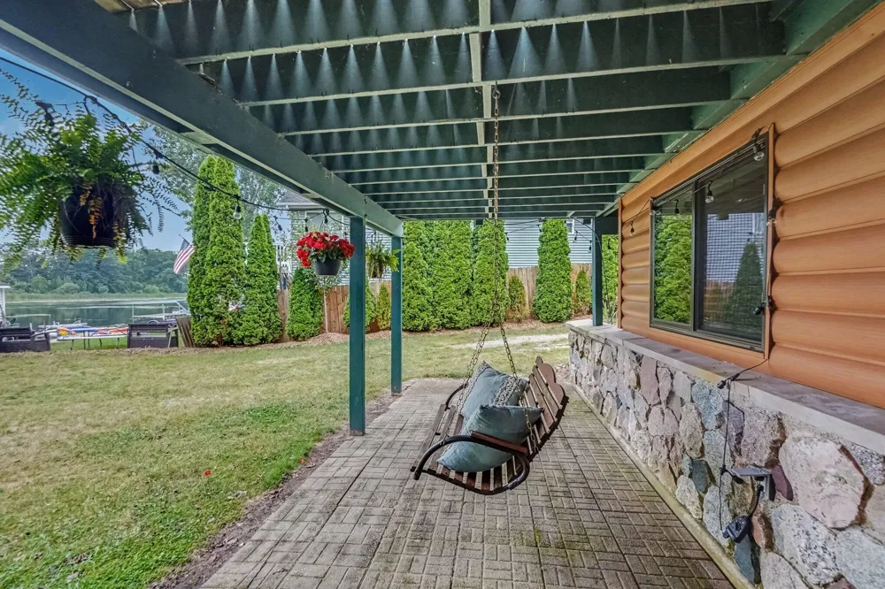 8215 S Island View Drive Newaygo, MI 49337