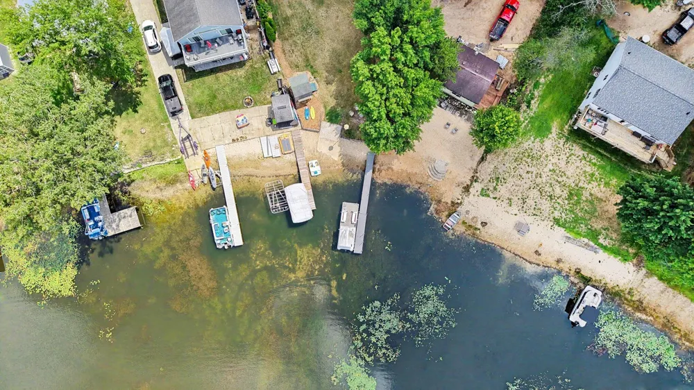 8215 S Island View Drive Newaygo, MI 49337