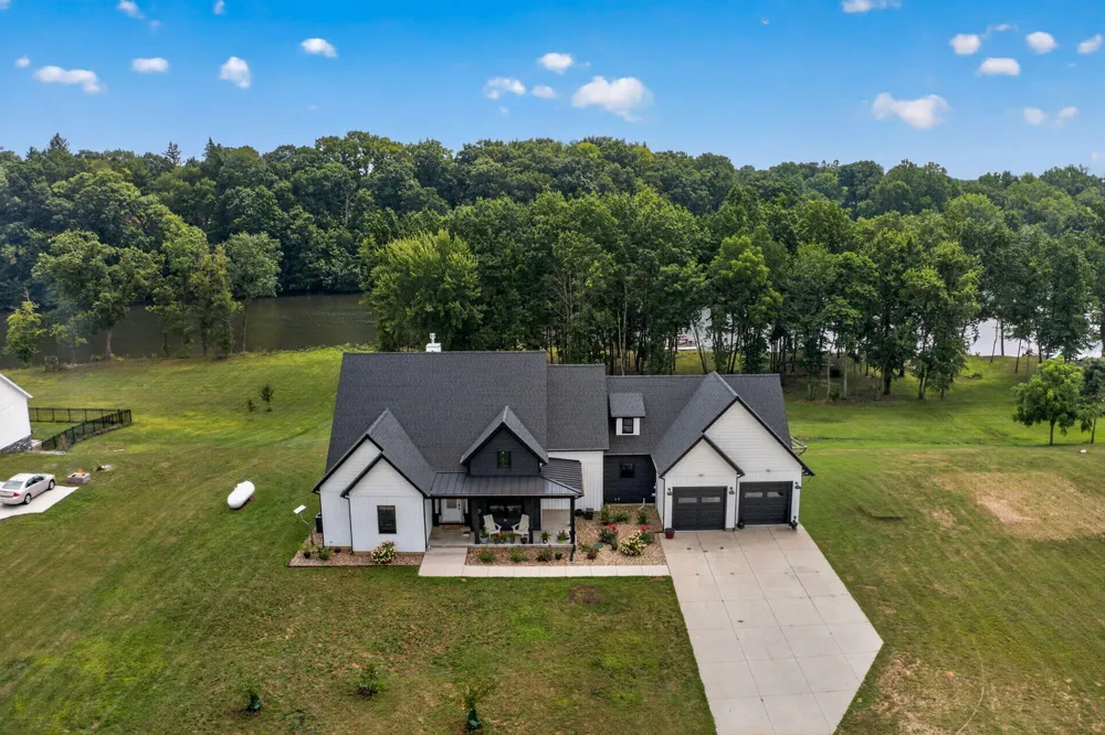14275 Deer Path Buchanan, MI 49107