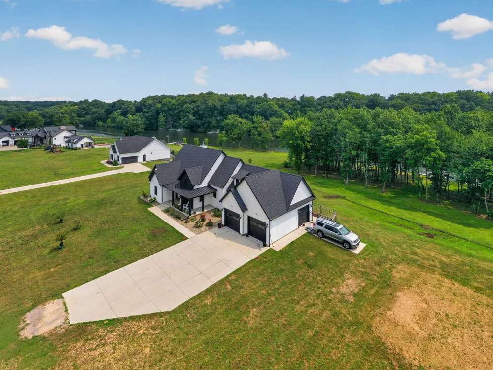 14275 Deer Path Buchanan, MI 49107