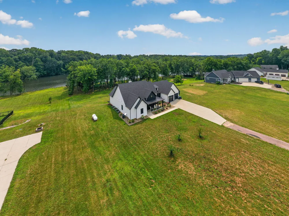 14275 Deer Path Buchanan, MI 49107