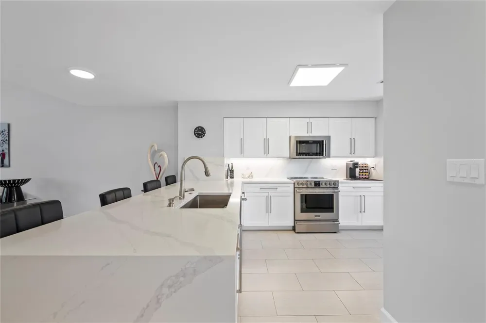 240 NE 2ND STREET #6-F Delray Beach, FL 33444