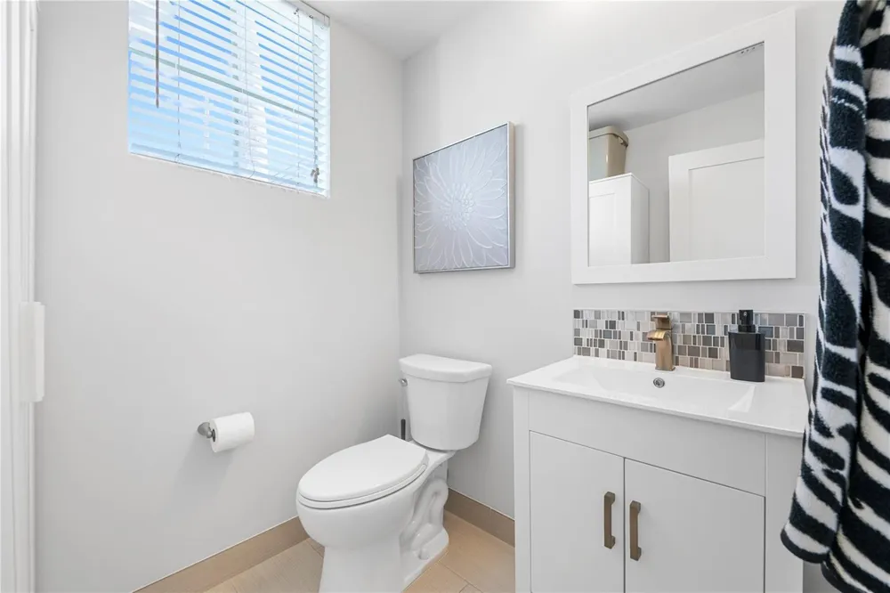 240 NE 2ND STREET #6-F Delray Beach, FL 33444