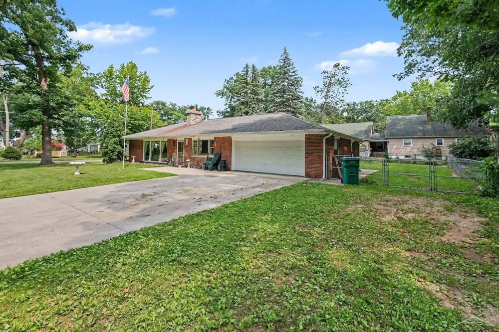 403 Apple Blossom Avenue Denton Township, MI 48651