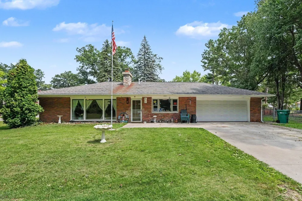 403 Apple Blossom Avenue Denton Township, MI 48651