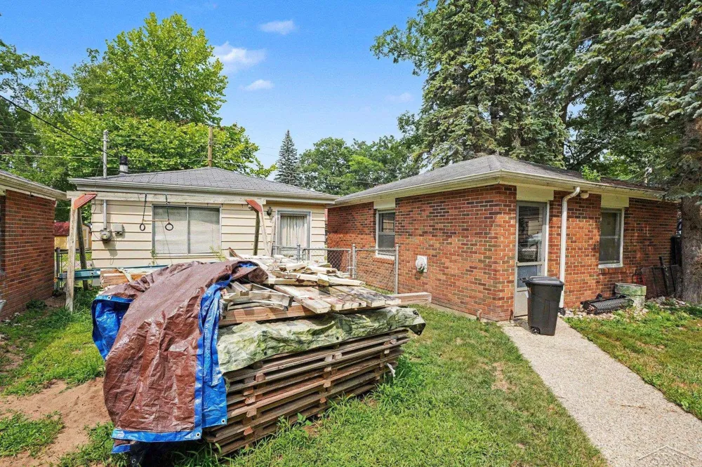 403 Apple Blossom Avenue Denton Township, MI 48651