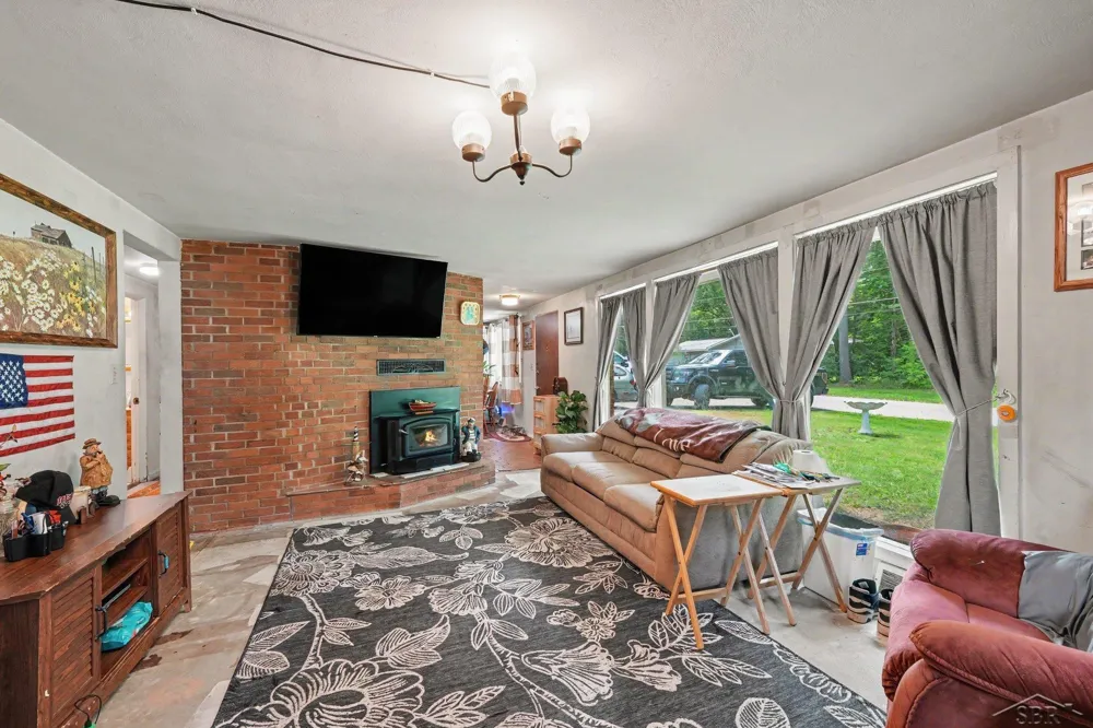 403 Apple Blossom Avenue Denton Township, MI 48651