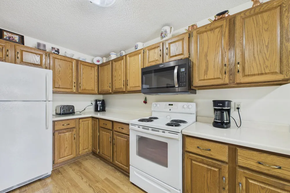 32 11th Avenue S #215 Hopkins, MN 55343