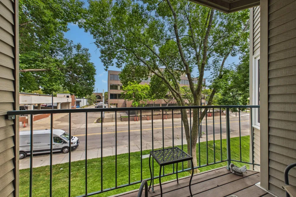 32 11th Avenue S #215 Hopkins, MN 55343