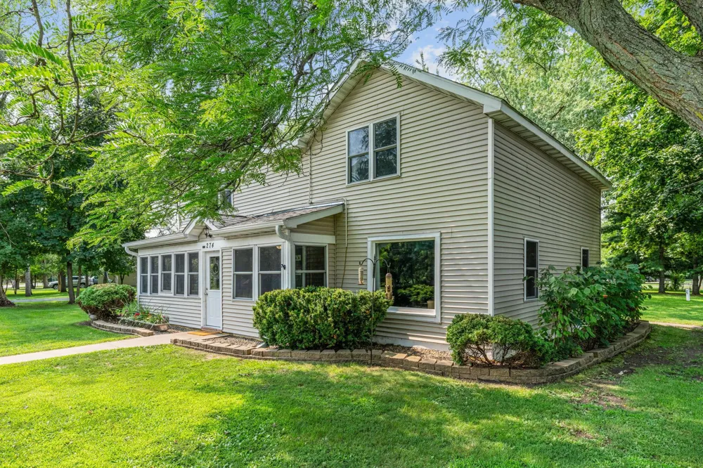 274 Quinlan Avenue Lakeland, MN 55043