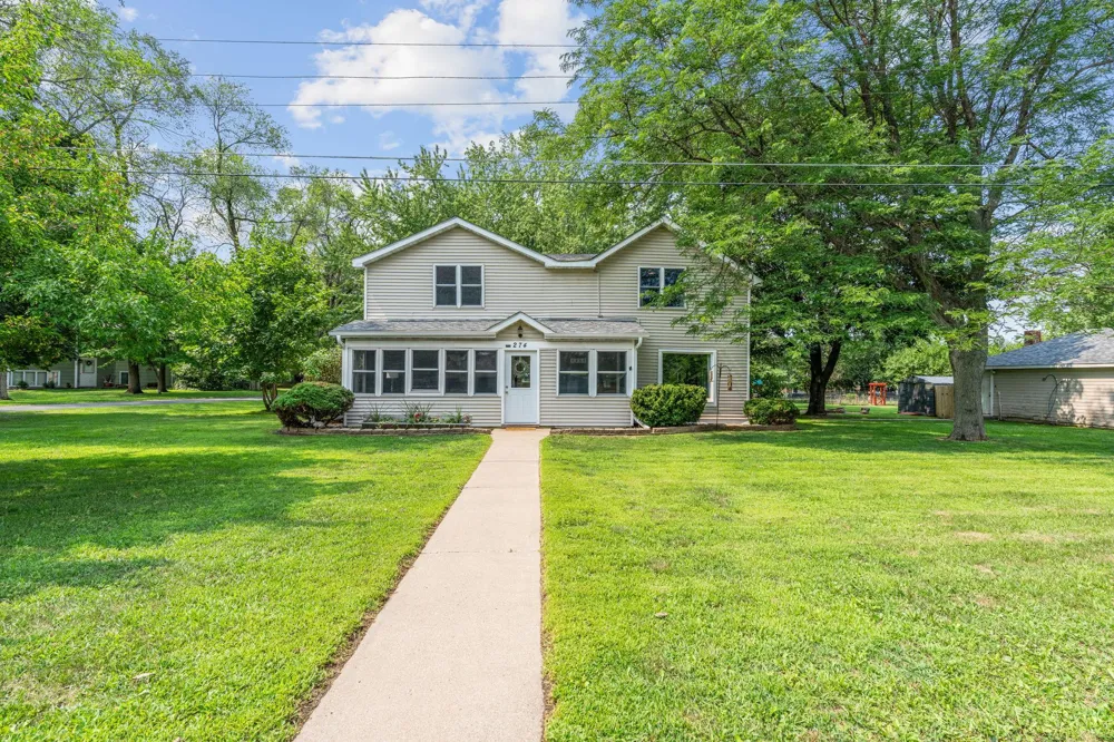 274 Quinlan Avenue Lakeland, MN 55043