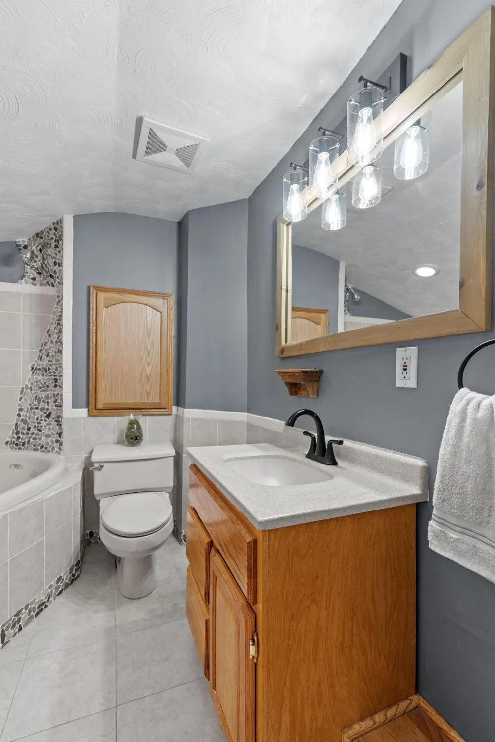 274 Quinlan Avenue Lakeland, MN 55043