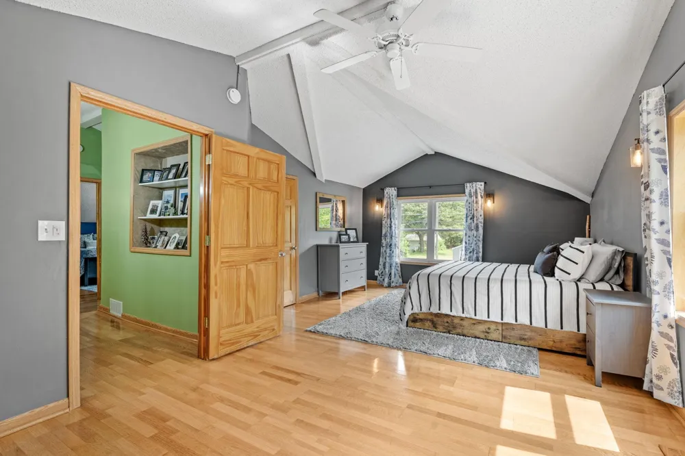 274 Quinlan Avenue Lakeland, MN 55043