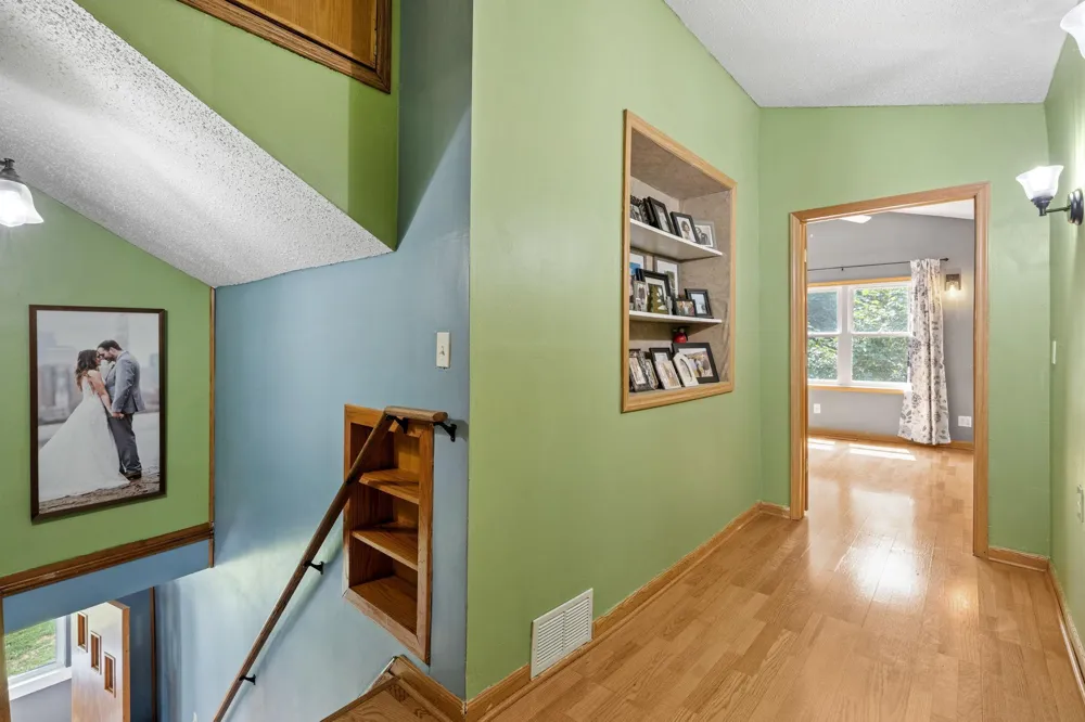 274 Quinlan Avenue Lakeland, MN 55043