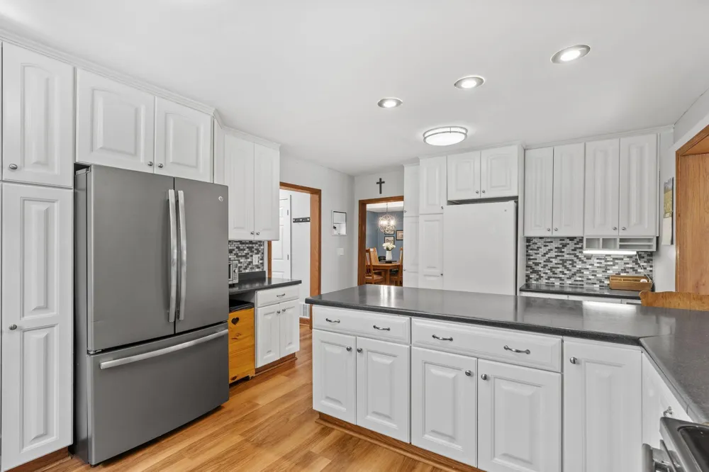 274 Quinlan Avenue Lakeland, MN 55043