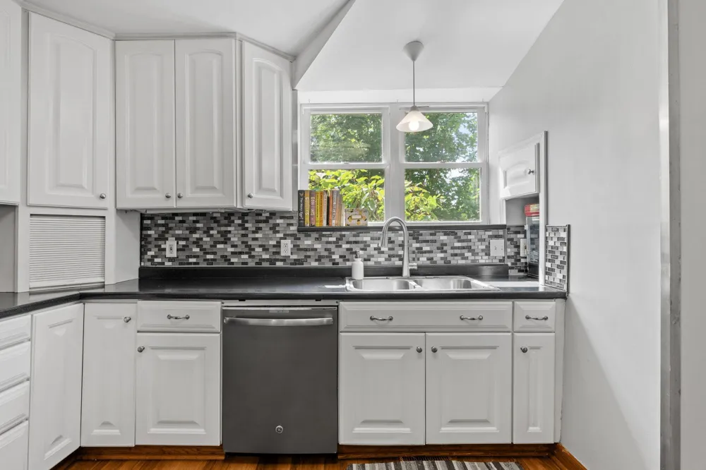 274 Quinlan Avenue Lakeland, MN 55043