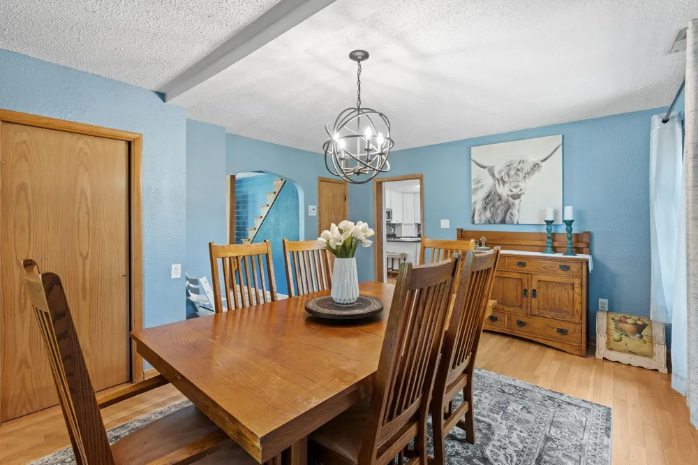 274 Quinlan Avenue Lakeland, MN 55043