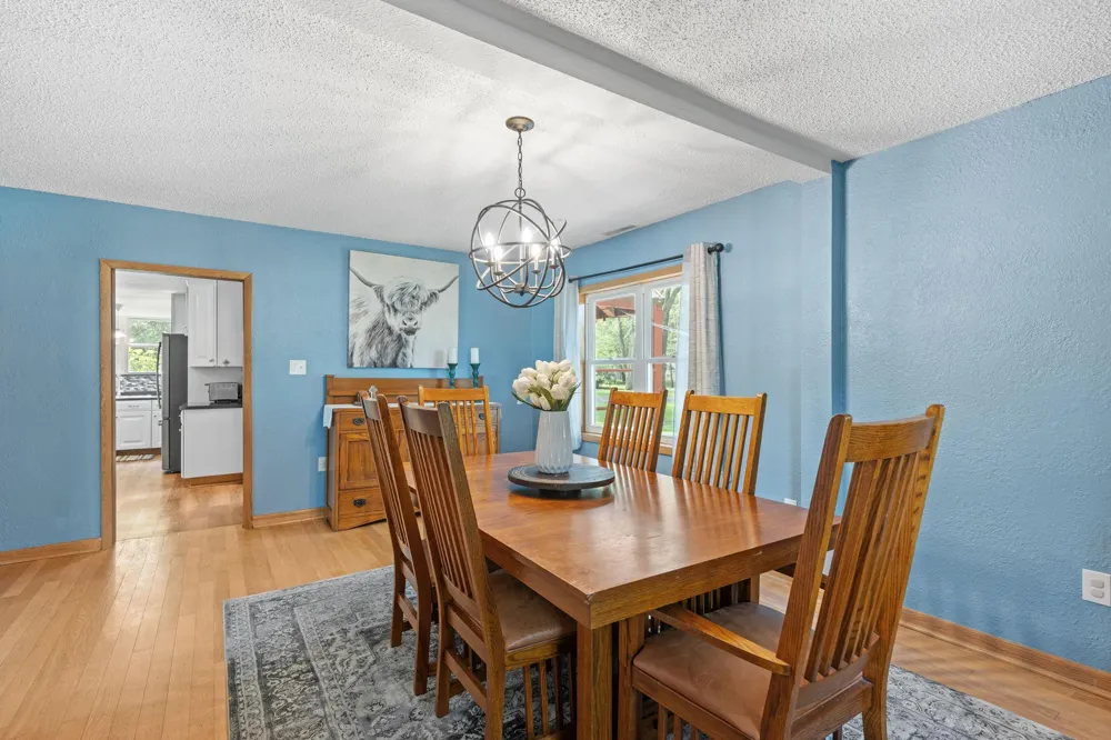 274 Quinlan Avenue Lakeland, MN 55043