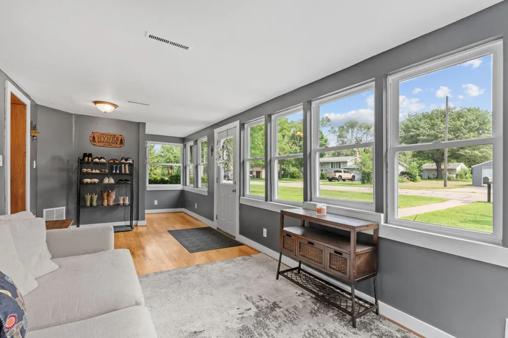 274 Quinlan Avenue Lakeland, MN 55043