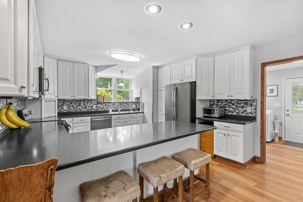 274 Quinlan Avenue Lakeland, MN 55043