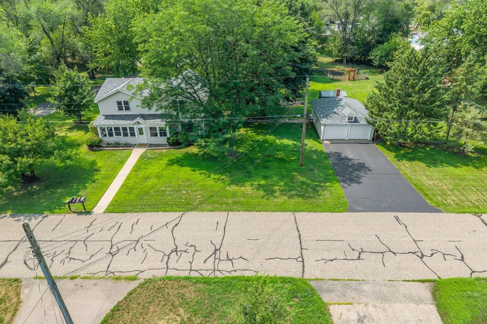 274 Quinlan Avenue Lakeland, MN 55043