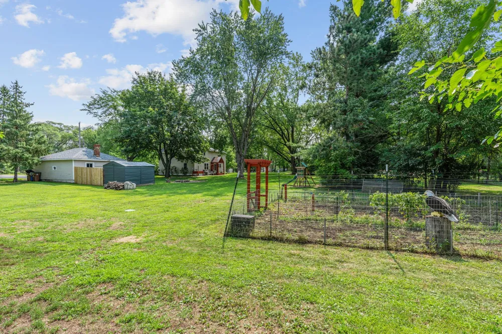274 Quinlan Avenue Lakeland, MN 55043
