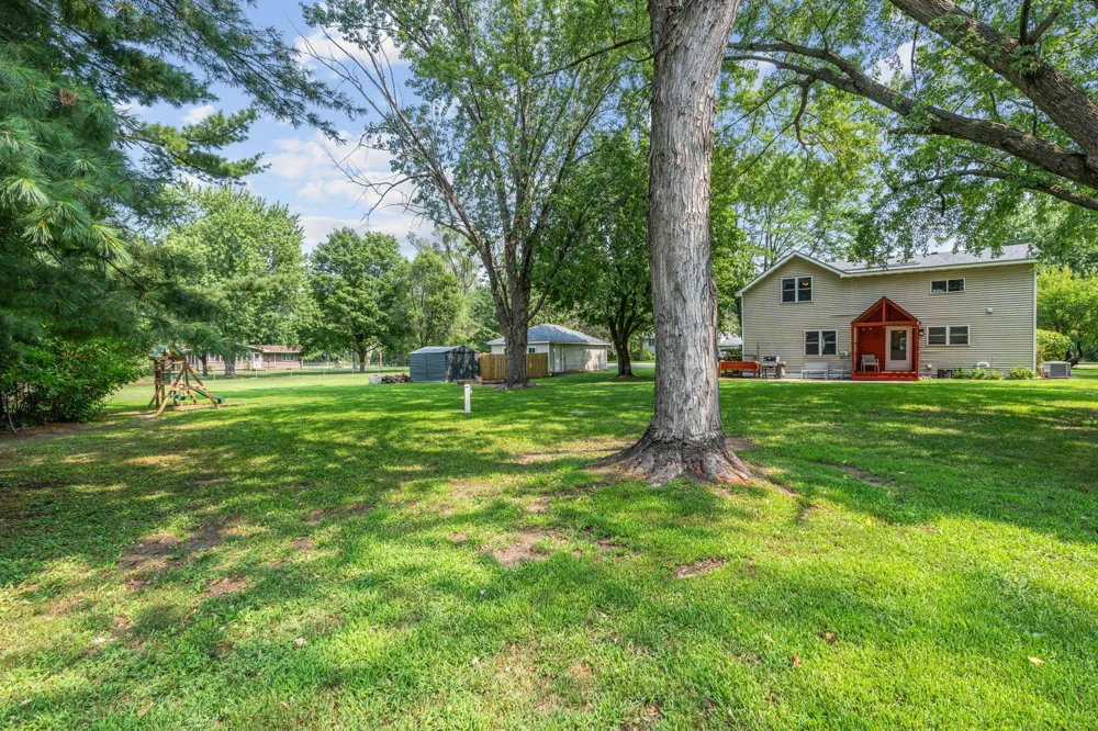 274 Quinlan Avenue Lakeland, MN 55043