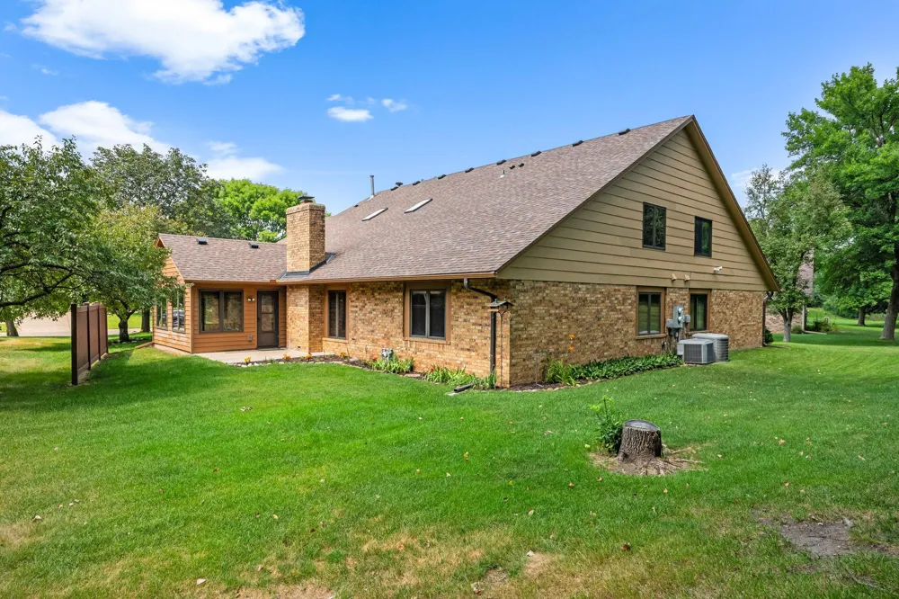 8824 Montegue Terrace Brooklyn Park, MN 55443