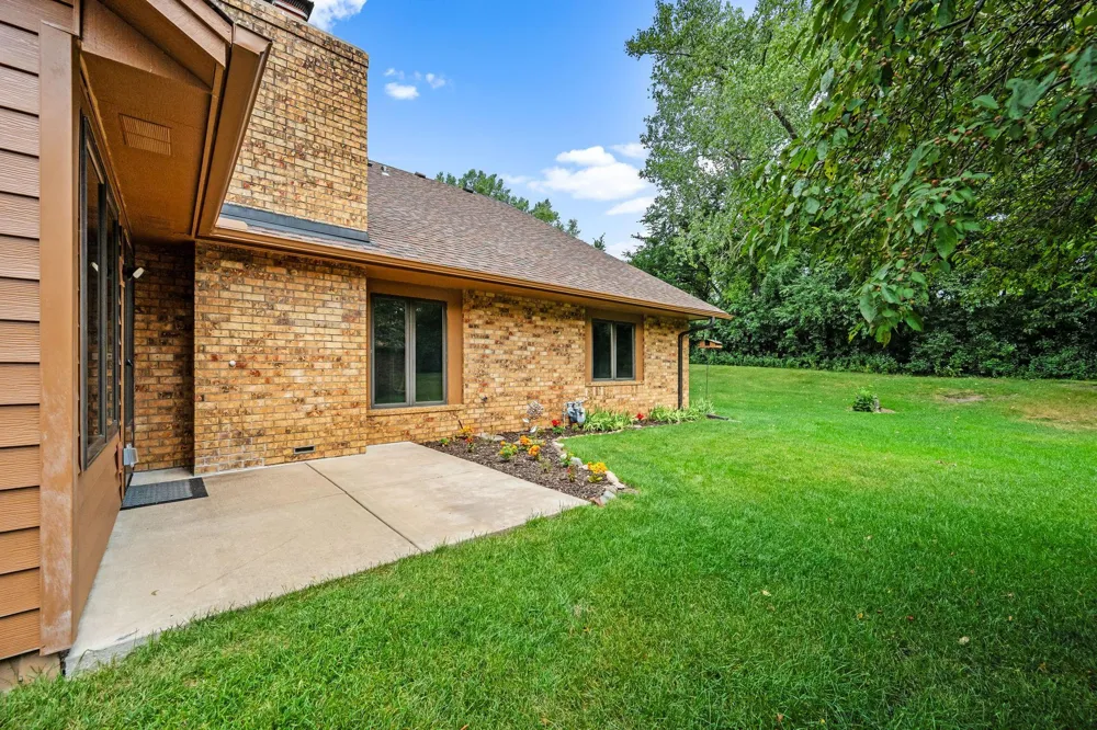 8824 Montegue Terrace Brooklyn Park, MN 55443