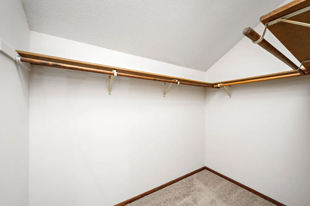 8824 Montegue Terrace Brooklyn Park, MN 55443