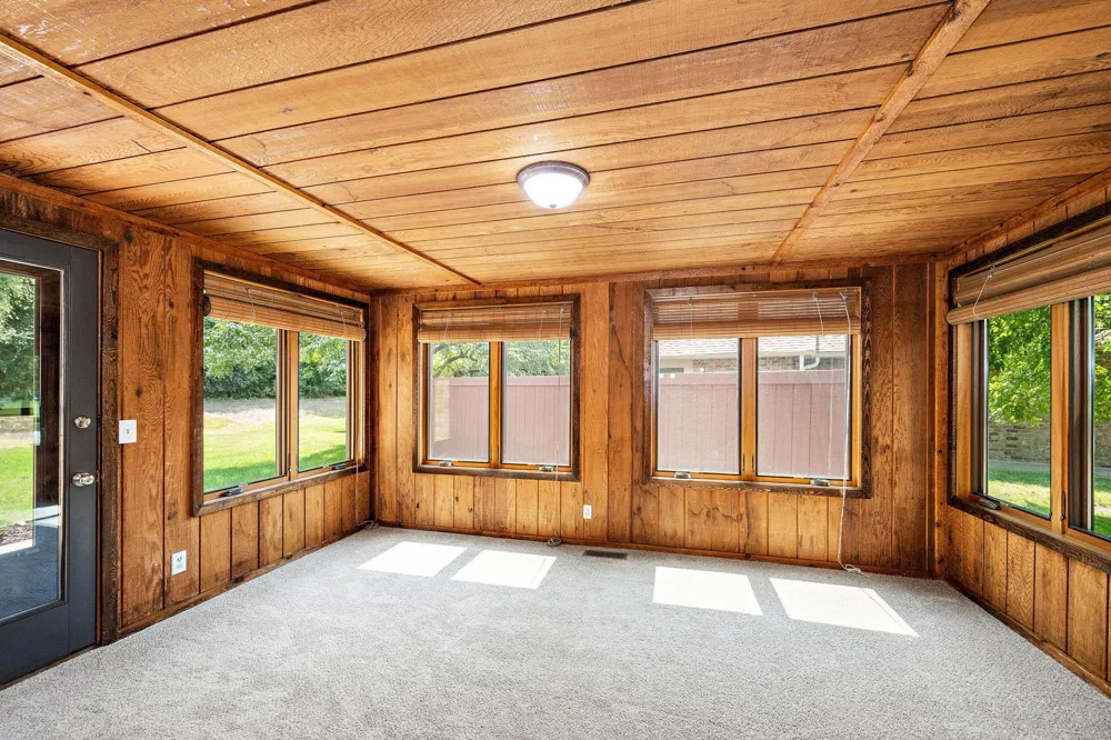 8824 Montegue Terrace Brooklyn Park, MN 55443