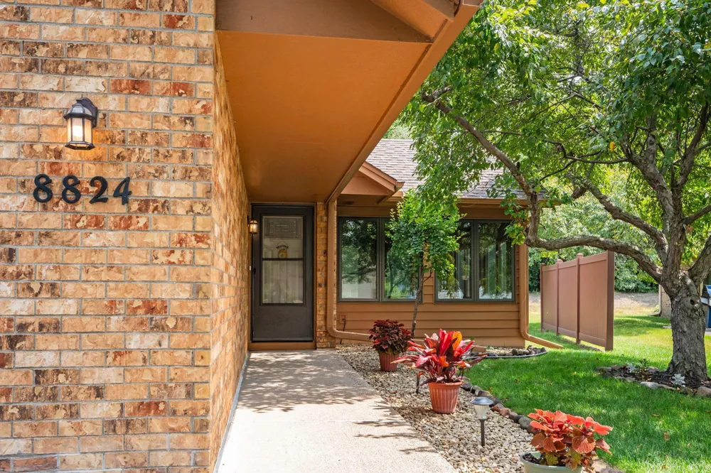 8824 Montegue Terrace Brooklyn Park, MN 55443