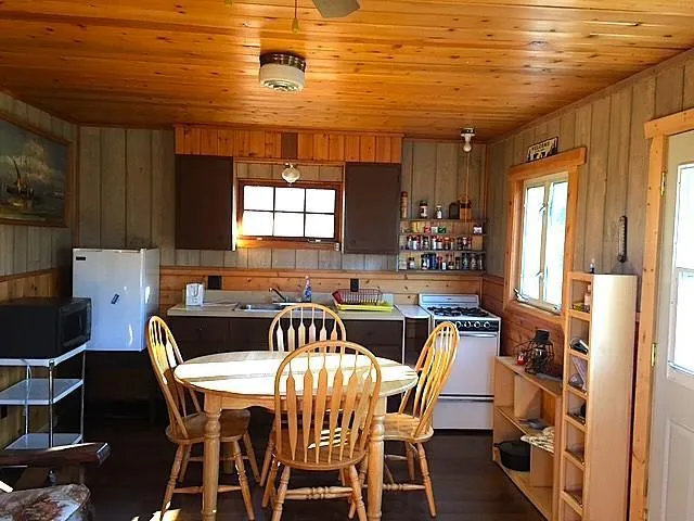 1915 Lynx Island International Falls, MN 56649