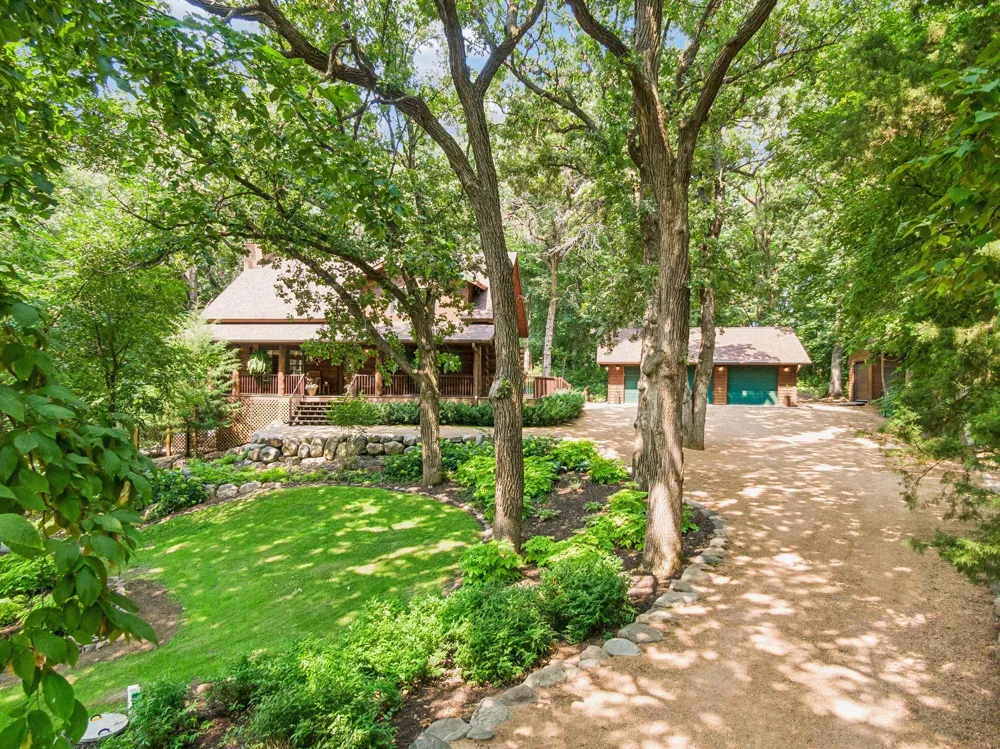 10580 Little Avenue Waconia, MN 55387