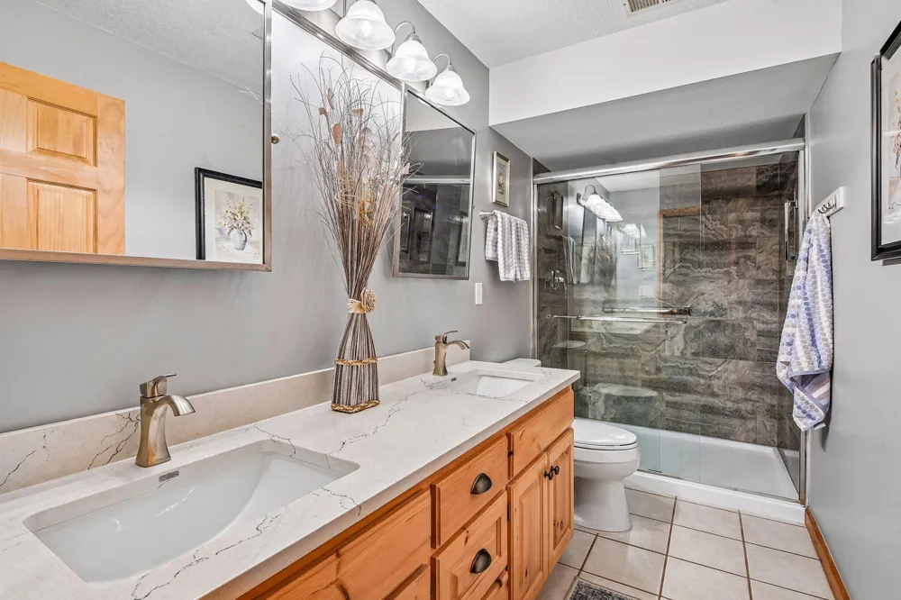 10580 Little Avenue Waconia, MN 55387