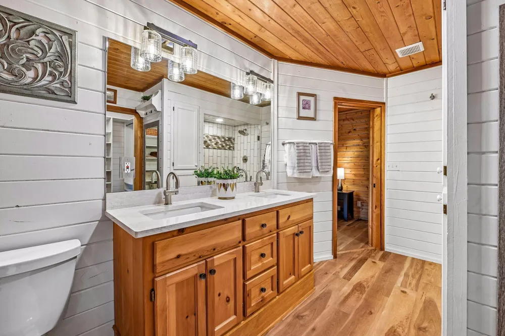 10580 Little Avenue Waconia, MN 55387