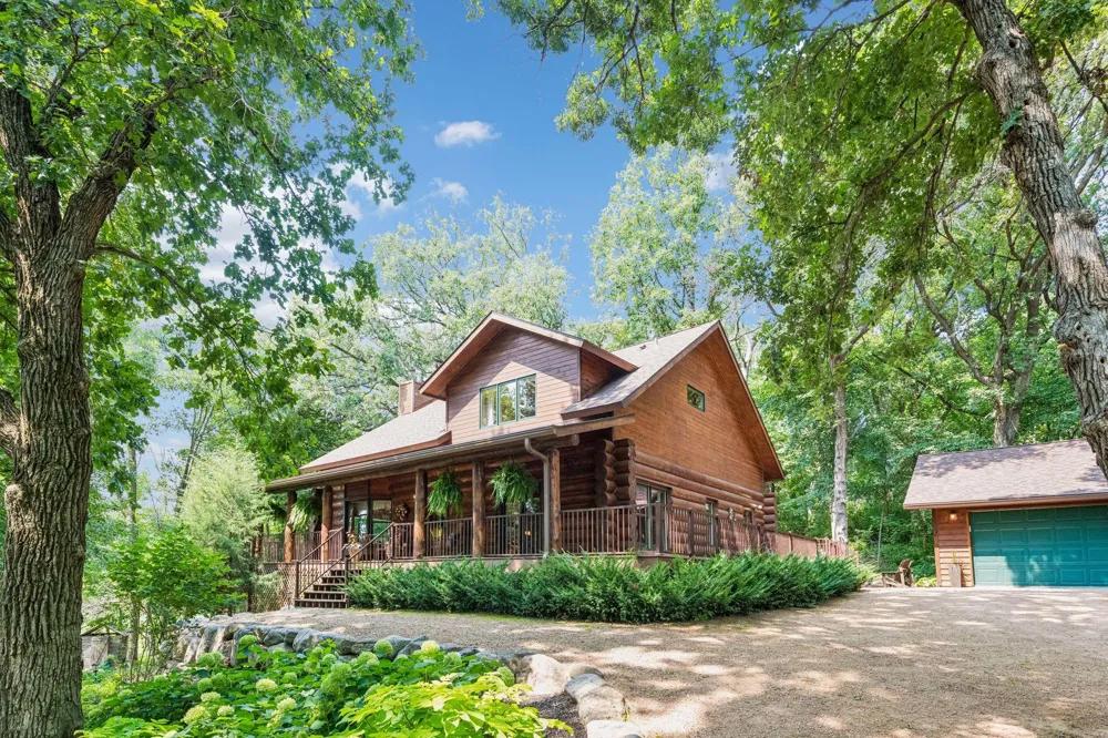 10580 Little Avenue Waconia, MN 55387