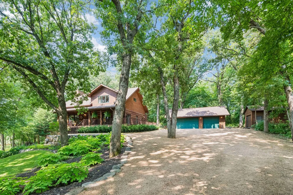 10580 Little Avenue Waconia, MN 55387