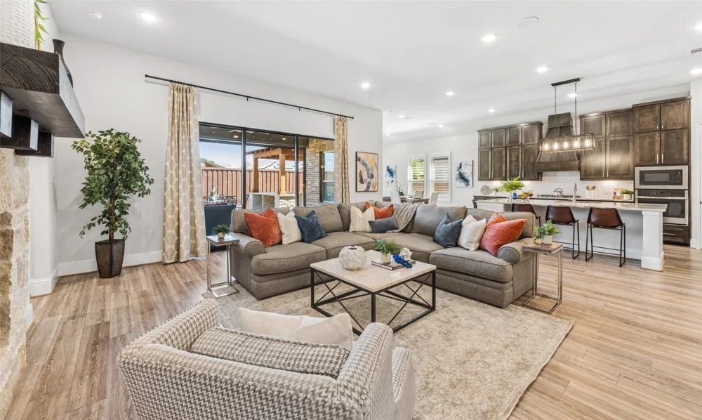 2700 Castlebridge The Colony, TX 75056