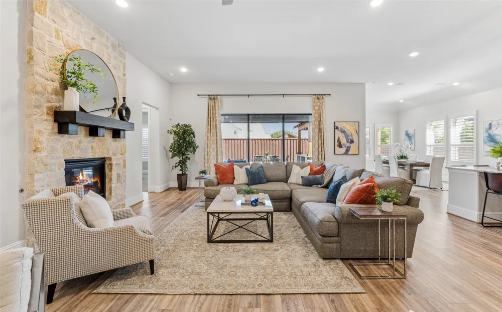 2700 Castlebridge The Colony, TX 75056